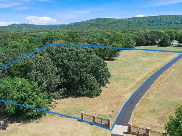Blue Sky Rd, Farmington, AR 72730