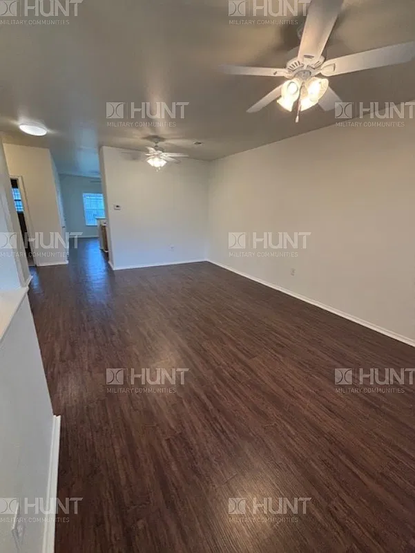 3 bed, 2.5 bath, 1609 sqft, $1,900 — Photo 4