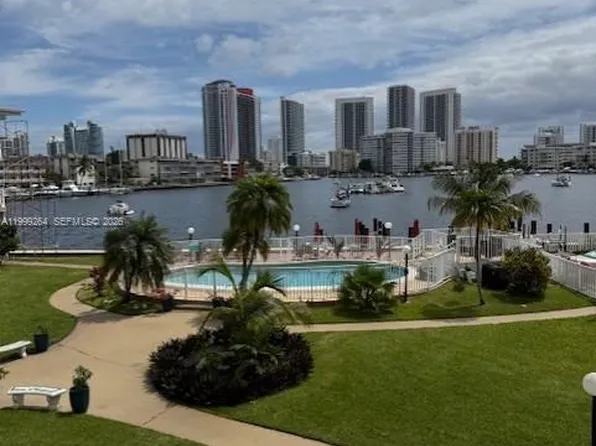 450 Golden Isles Dr APT 2G, Hallandale, FL 33009