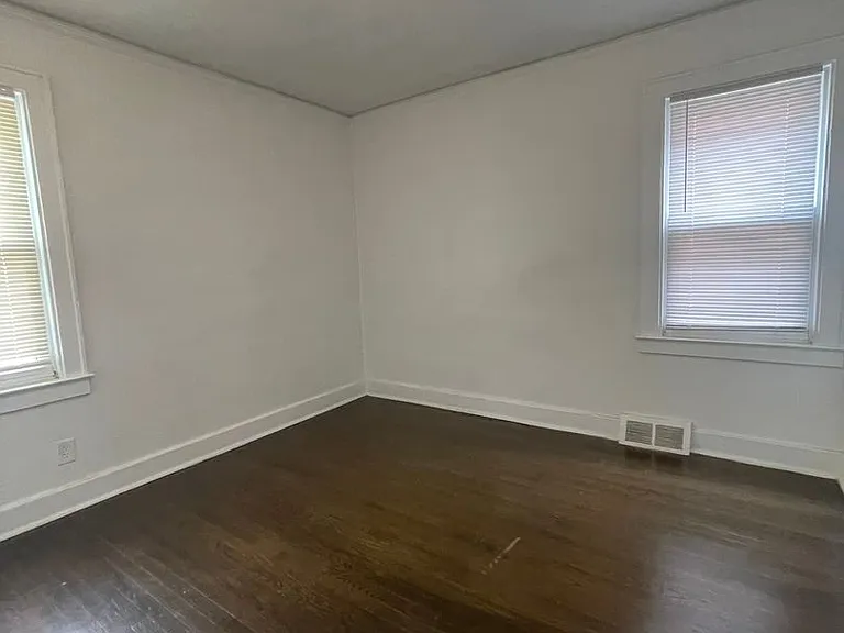 2696 Pasadena St — Photo 10