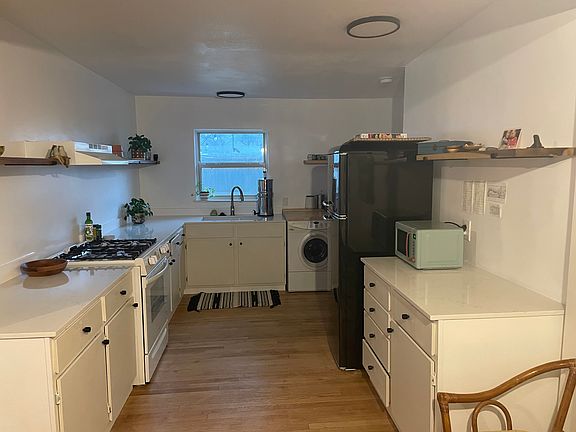 3rd image of 3006 Mayhew Dr