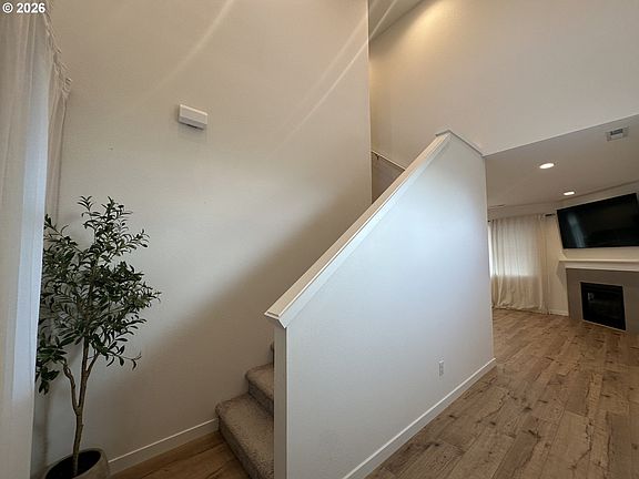 3rd image of 1003 NE 17th St