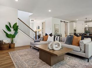 2415 Laurie Ct, Roseville, MN 55113