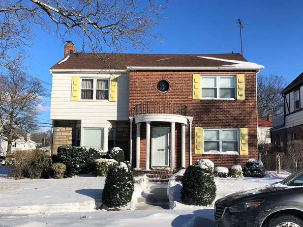 8203 214th Street image 1 of 20