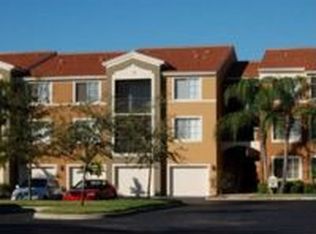 1215 Reserve Way APT 303, Naples, FL 34105