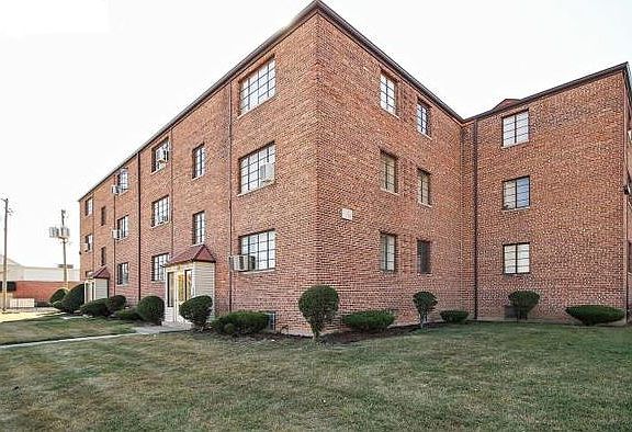 2nd image of 8450 S Cottage Grove Ave APT 1S