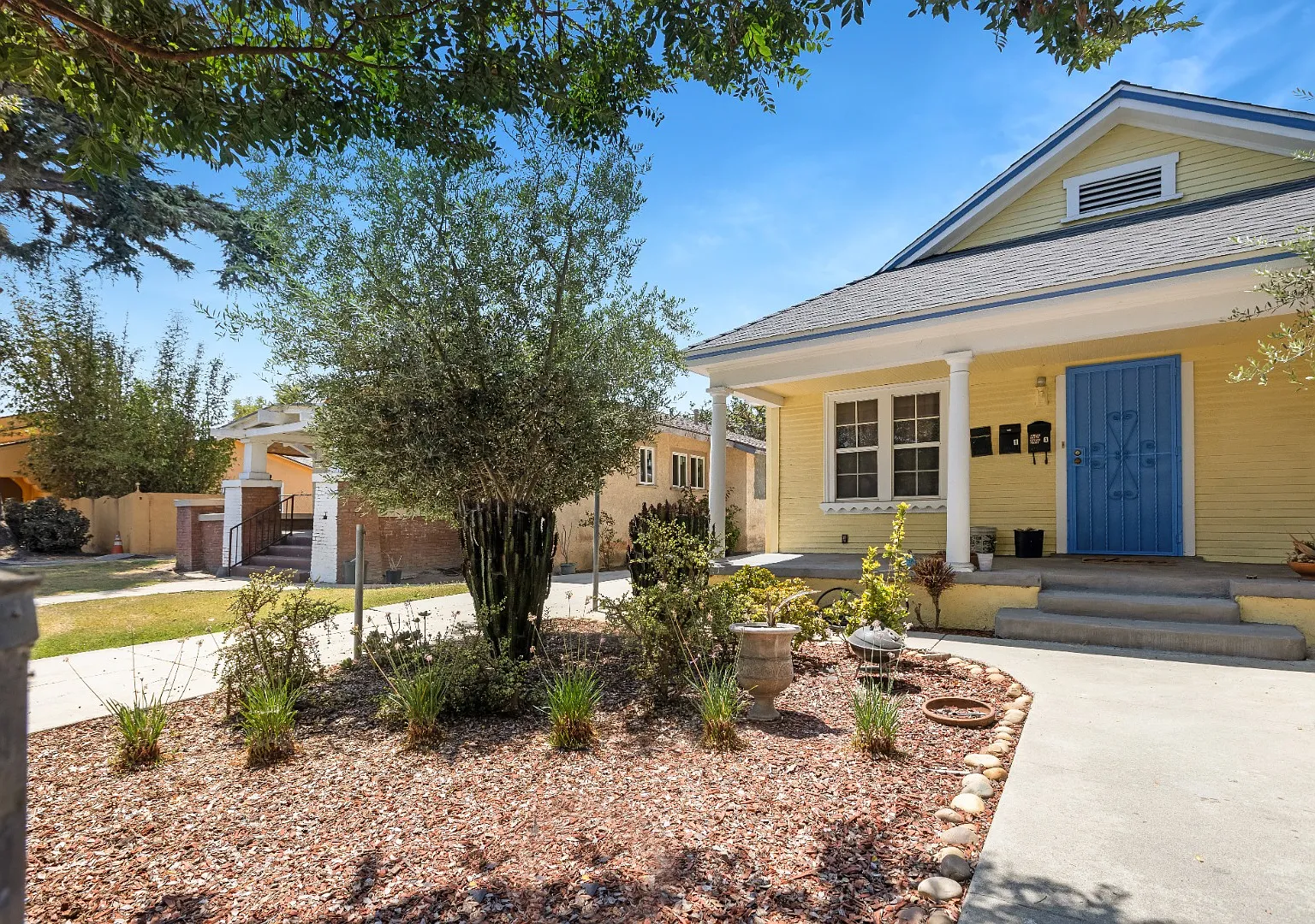 5327 6th Ave, Los Angeles, CA 90043, USA — Photo 1