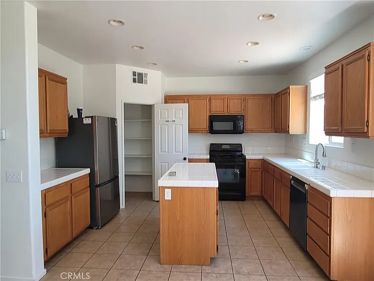 29153 Hydrangea St — Photo 4