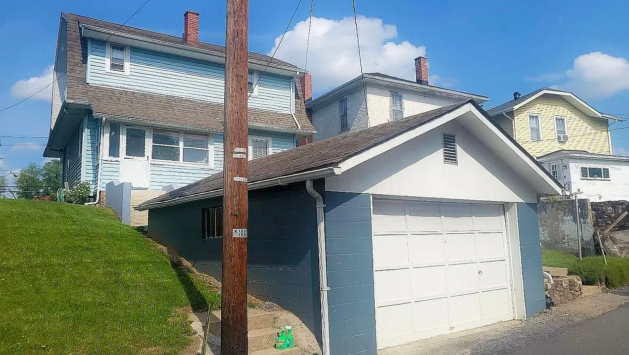 3 bed, 1296 sqft, $1,300 — Photo 4