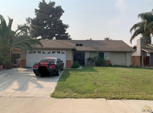 5421 Walton Dr, Bakersfield, CA 93304