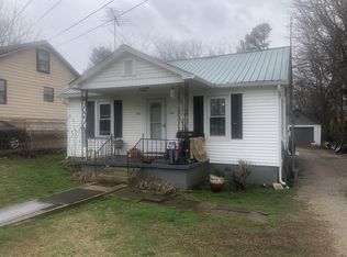 302 E 17th St, Columbia, TN 38401