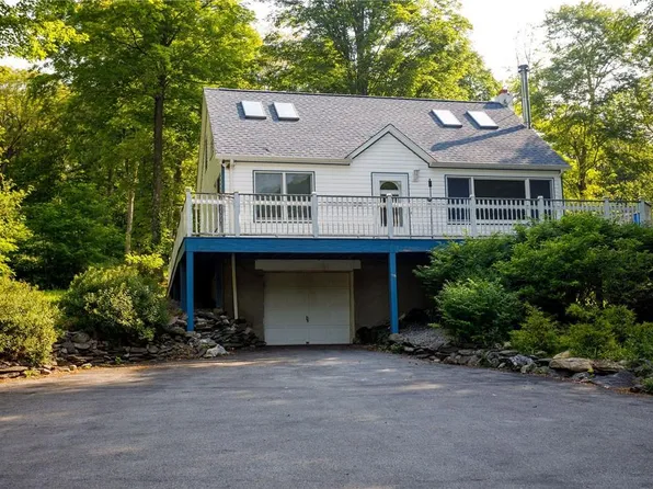 100 Mountain View, Hopewell Junction, NY 12533