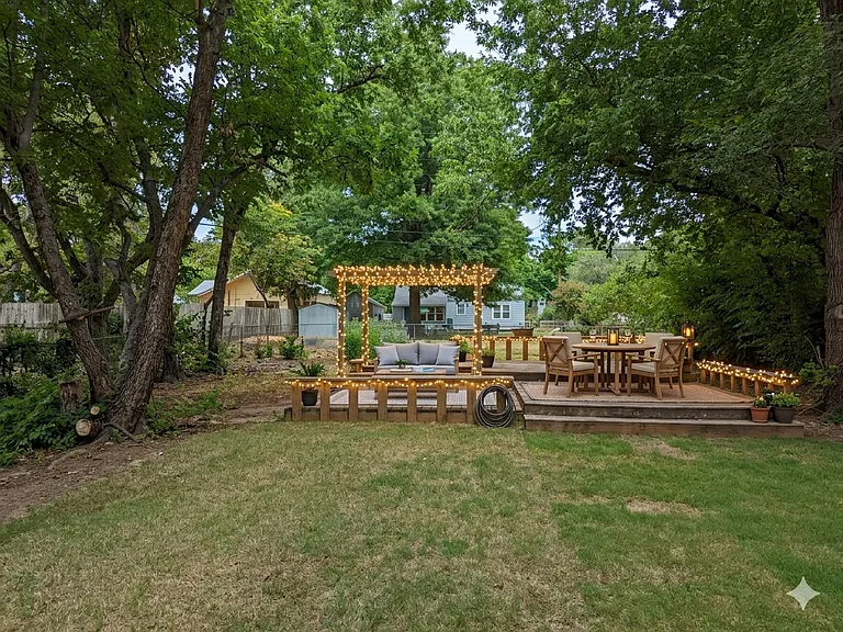 1027 W Apache St — Photo 21