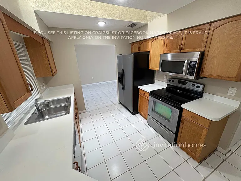 385 Atwater St — Photo 5