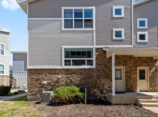 301 SE 11th St UNIT 807, Grimes, IA 50111