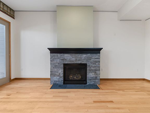 4th image of 440 Water St Unit 114