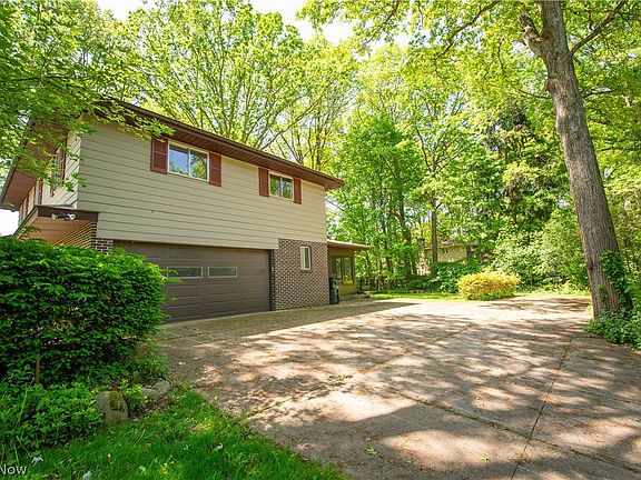 3rd image of 7316 Honeydale Dr