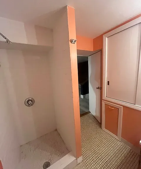 33 S Russell St #B — Photo 8