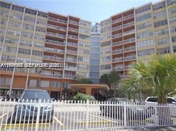 2025 NE 164th St APT 302, North Miami Beach, FL 33162