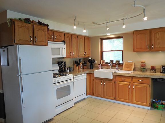 4th image of 1550 E Olive St
