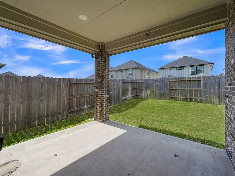 9522 Sugar Berry Dr — Photo 32
