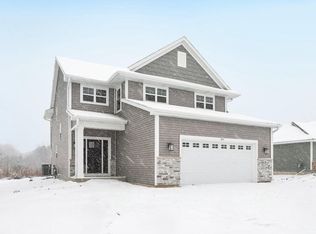 611 Hunter Dr, Racine, WI 53406