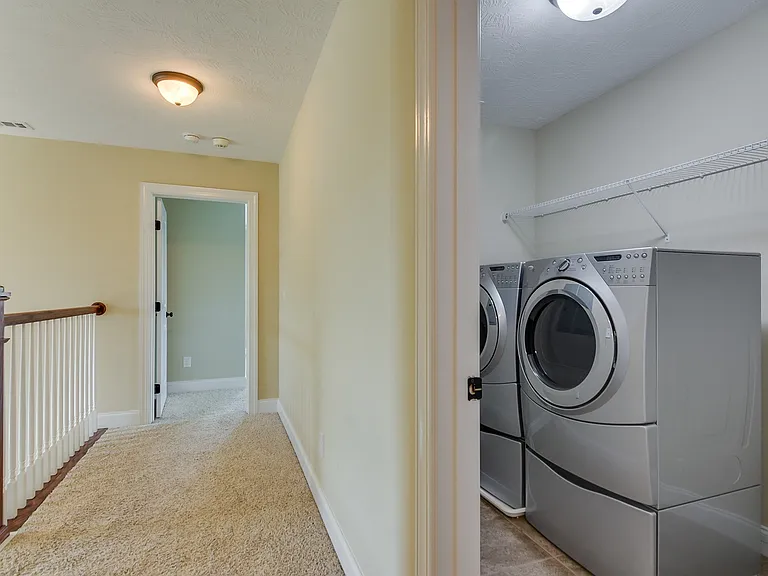 5458 Everlook Cir — Photo 37