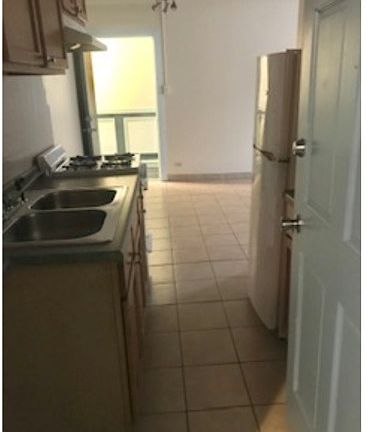 4th image of 842 W Ainslie St