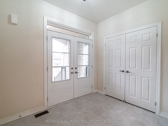 5th image of 19 Stennett Dr