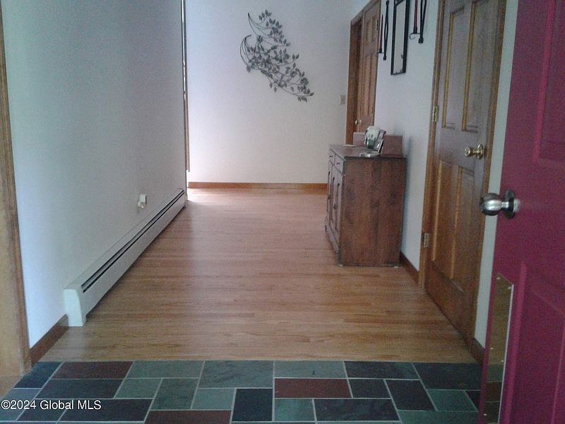 2nd image of 1653 Huntersland Road