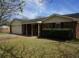 1203 Anetta St, Bowie, TX 76230