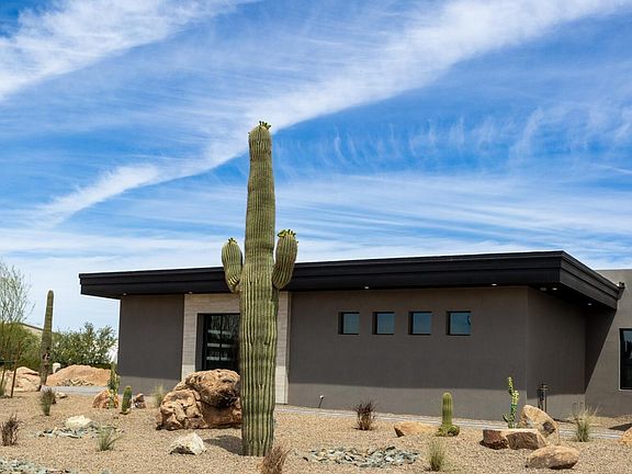 2nd image of 1320 E Sagebrush Drive