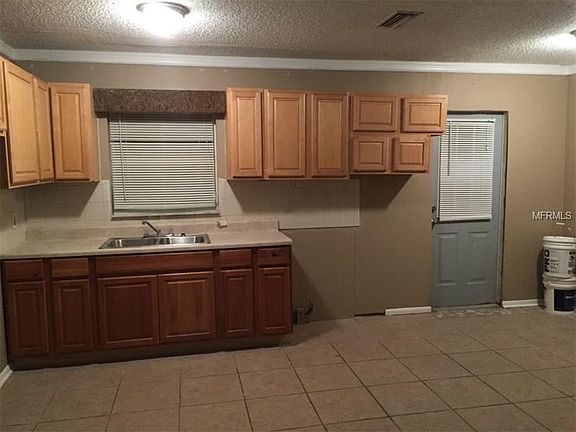 3rd image of 8013 Downing Cir