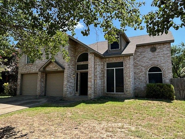 1st image of 3912 Summer Hill Dr