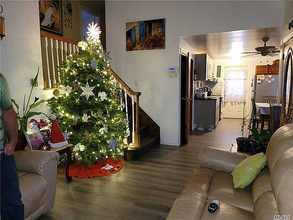 4th image of 73 Claywood Dr