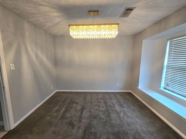 2240 E Aberdeen Dr — Photo 3