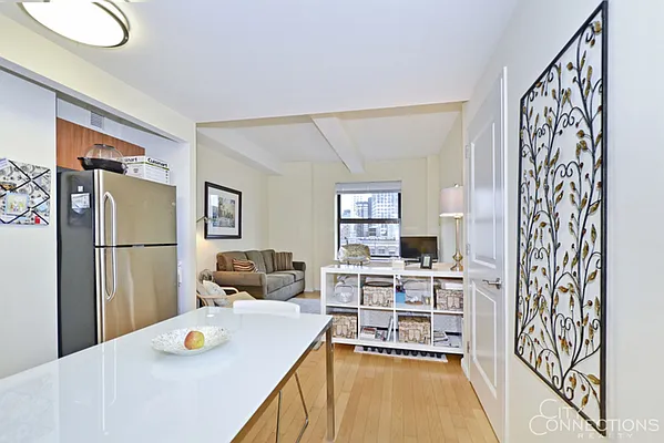 Rented by City Connections Realty | media 11