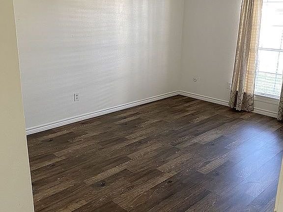 3rd image of 5866 Meadow Way