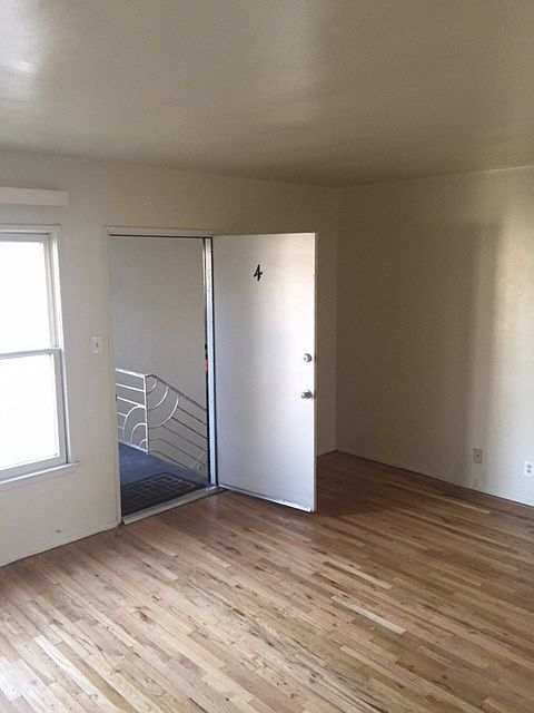 1st image of 4114 Palmwood Dr APT 4