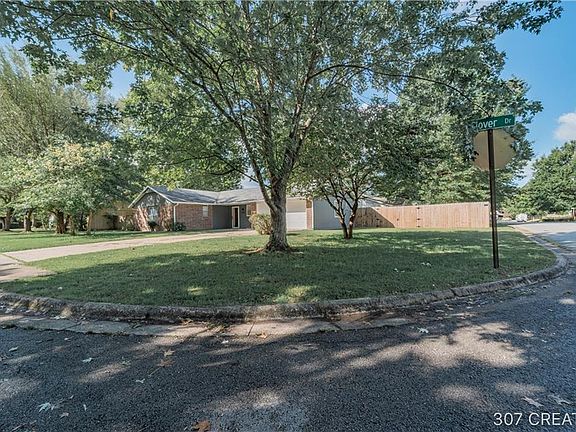 3rd image of 2333 S Clover Dr