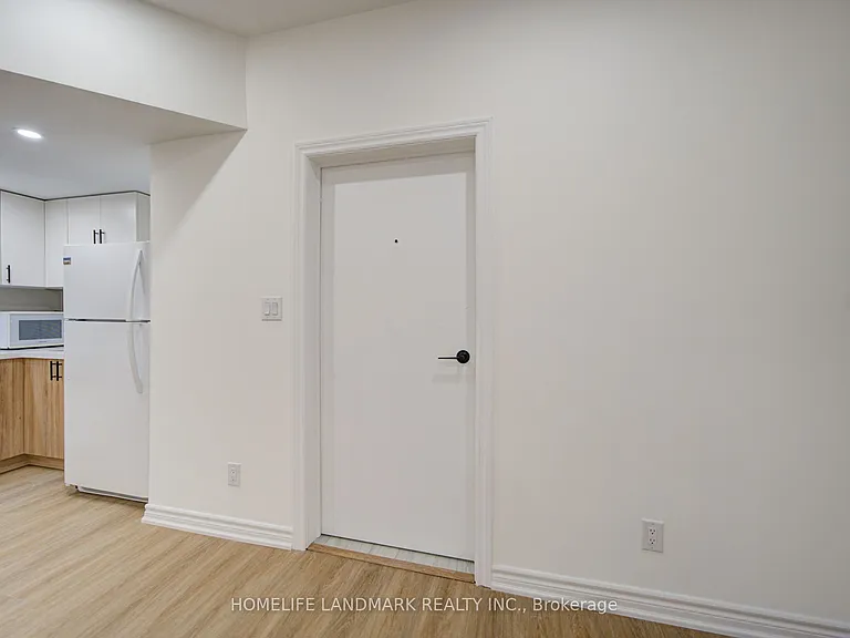 35 Red Giant St #BASEMENT — Photo 4