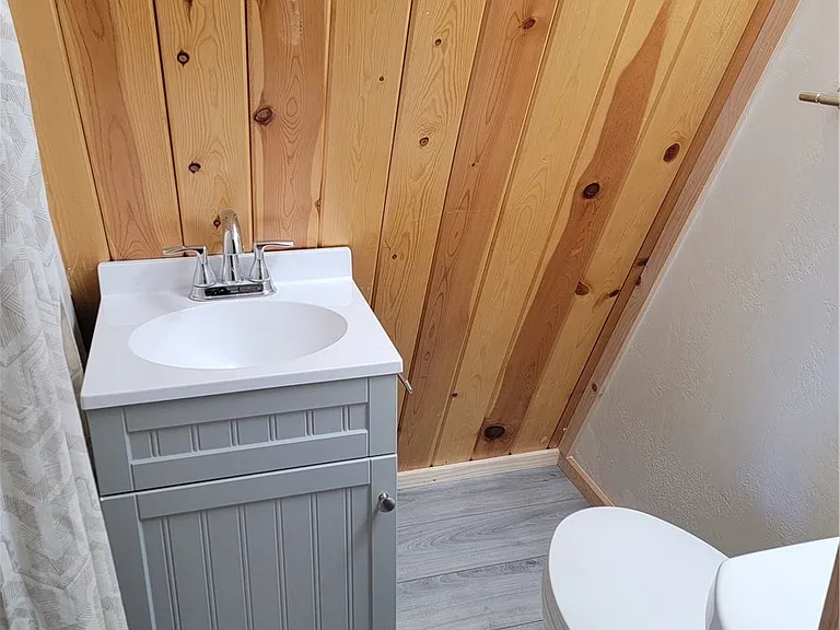 221 Imperial Ave — Photo 14