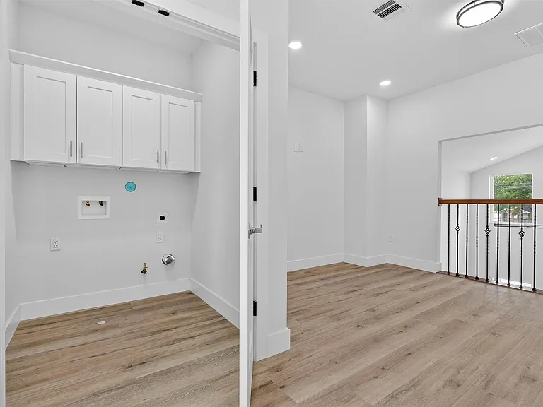 1067 Ferguson Way — Photo 23