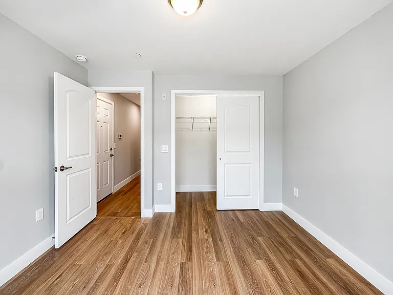 Venango Apartments — Photo 12