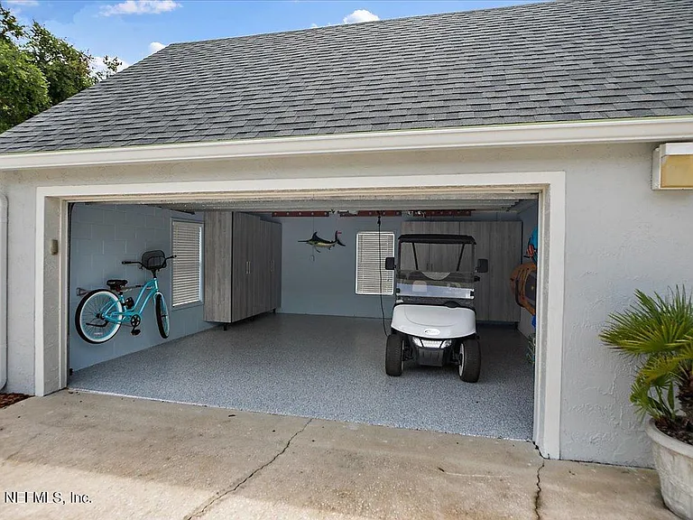 328 Village Dr #B — Photo 13