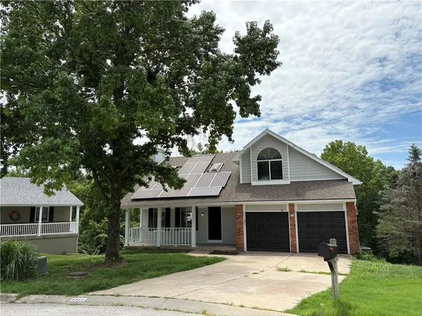 1311 SW 25th St, Blue Springs, MO 64015