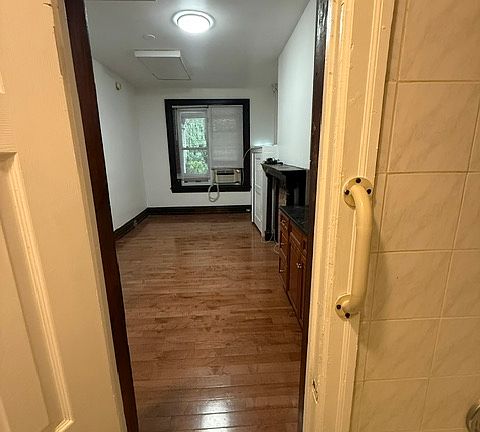 2nd image of 4331 Pine St APT 1