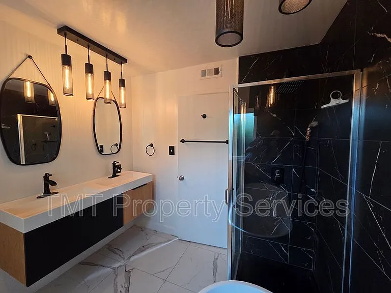 9 W Robinhood Dr — Photo 56
