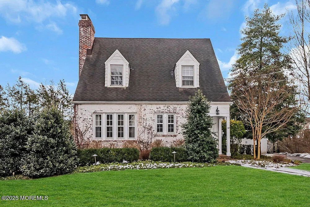 42 Monroe Avenue photo 1