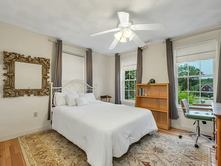 8 Hemlock Ln — Photo 24